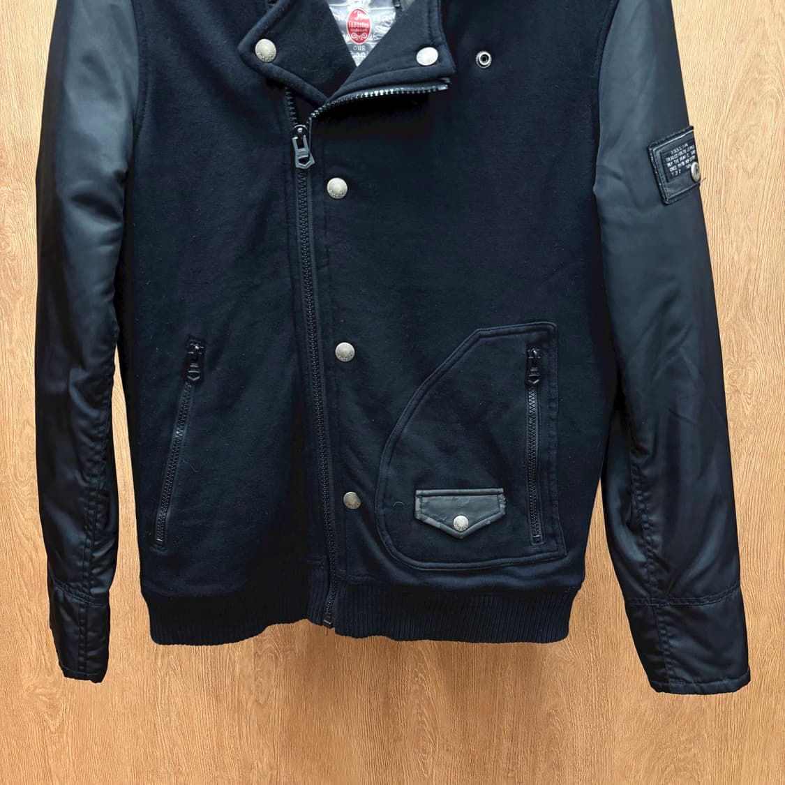 디젤 바이커 블루종 자켓 언발란스 집업 나일론 배색 슬리브 디테일 블랙 상품이미지5