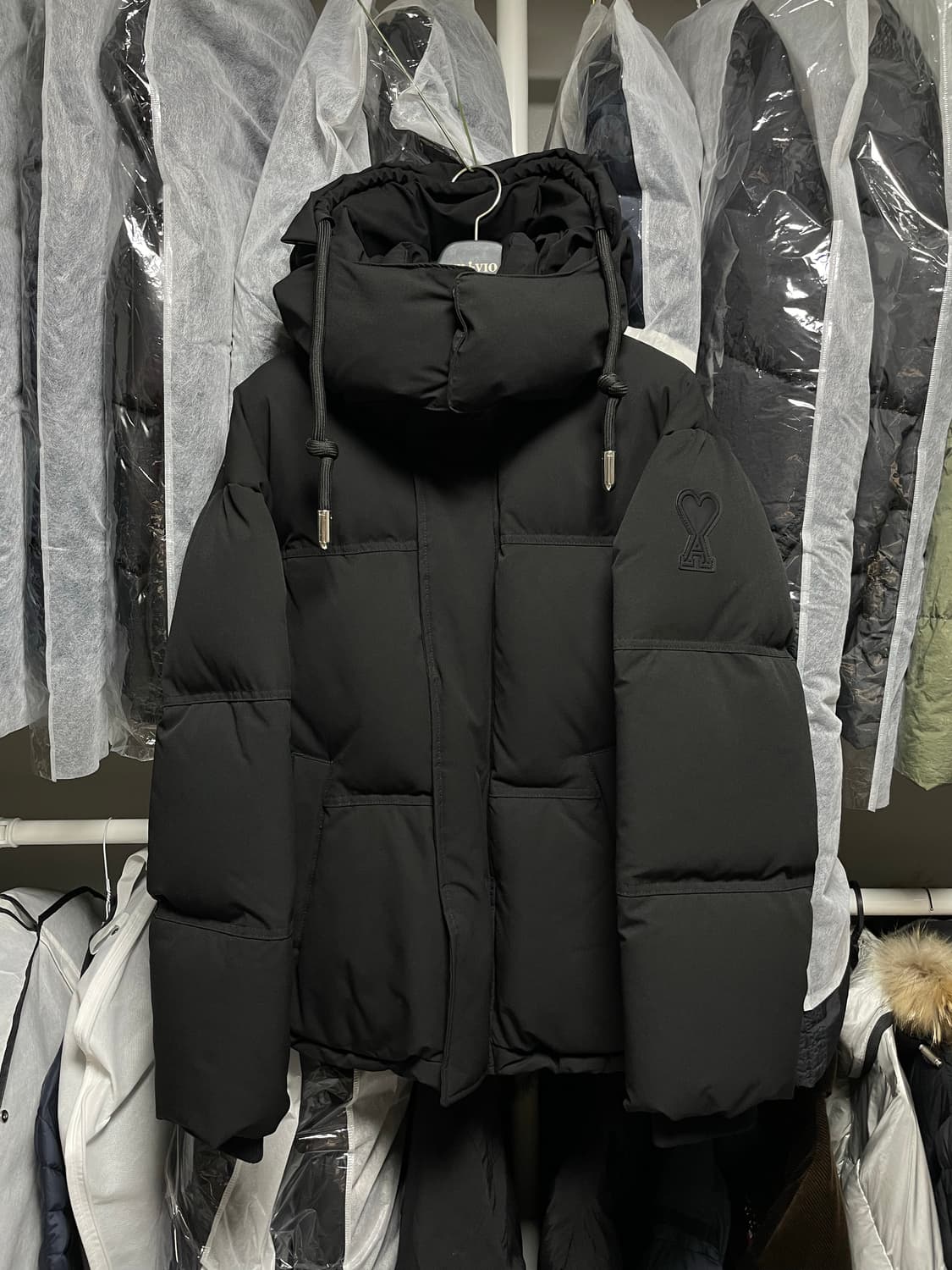 [XS-S사이즈] 아미 하트 로고 패치 오버핏 숏 다운 패딩자켓 상품이미지1