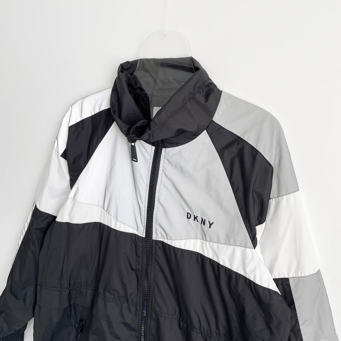 F2 DKNY 디케이앤와이 바람막이 100사이즈 상품이미지2