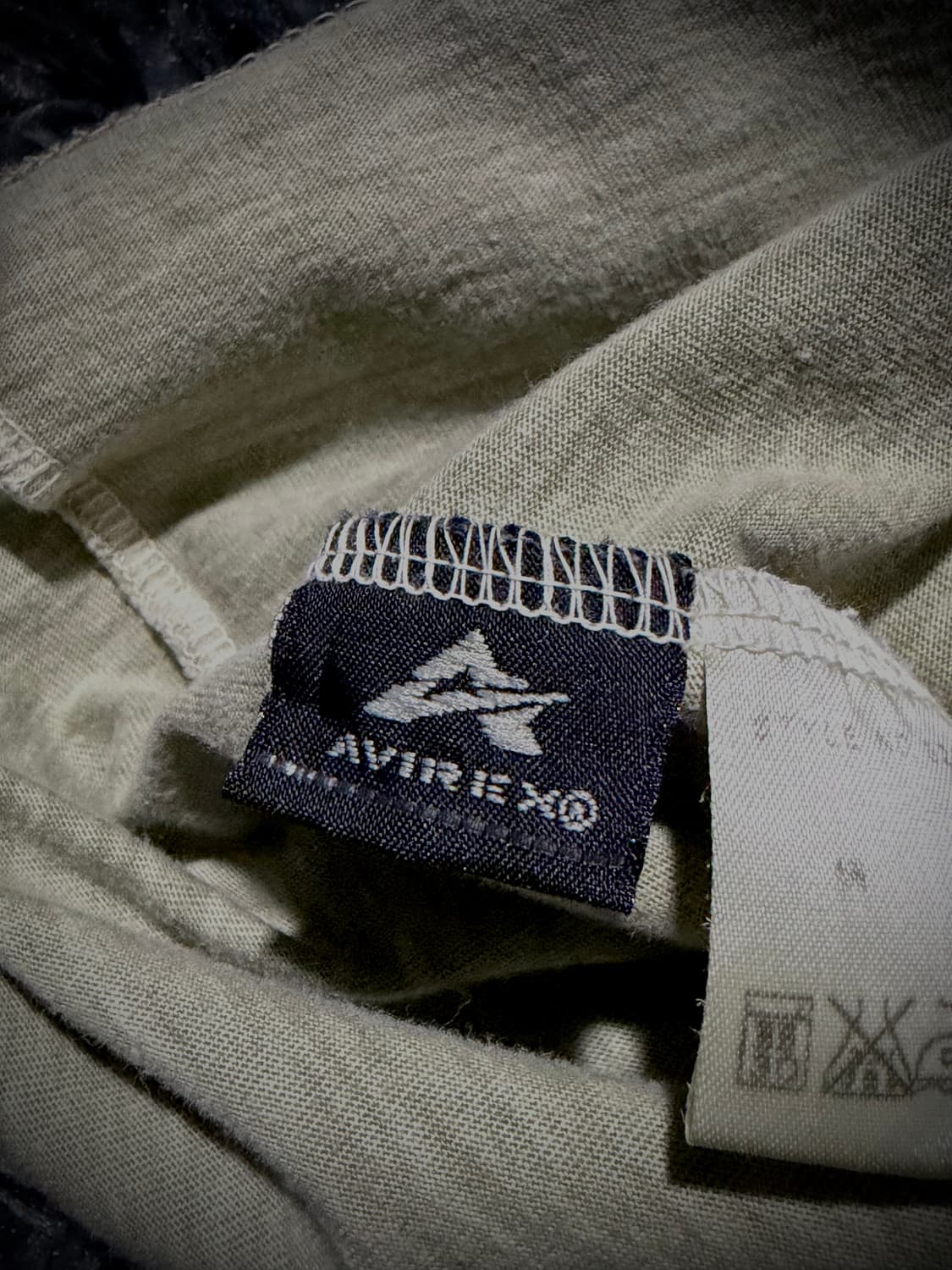 AVIREX 카키 걸프린팅 나그랑 반팔 티셔츠 상품이미지9