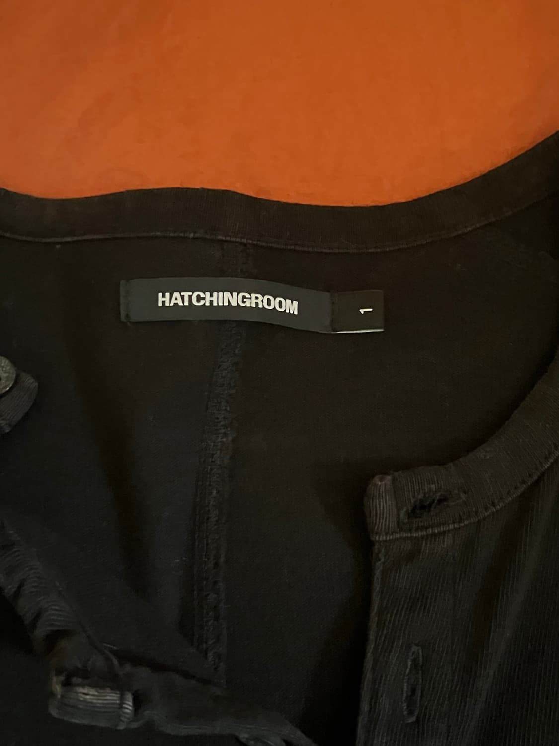 해칭룸 더블헨리넥 블리치드 티 판매합니다 상품이미지3