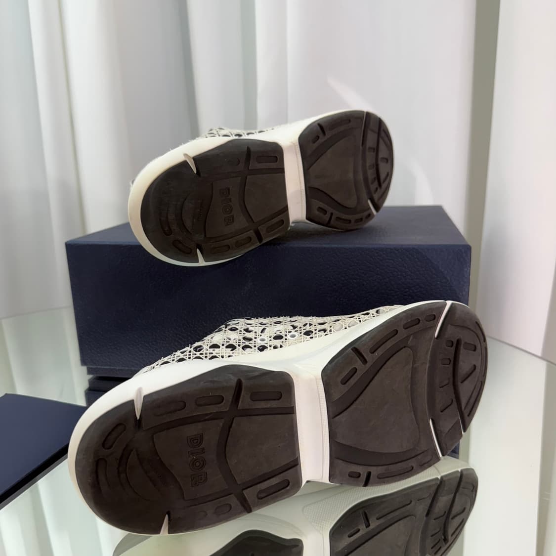 [정품] 디올 B24 오블리크 까나쥬 스니커즈 모티프 화이트 상품이미지4