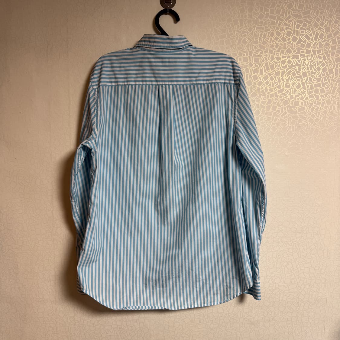 폴로 소라색 스트라이프 셔츠 팝니다 상품이미지2