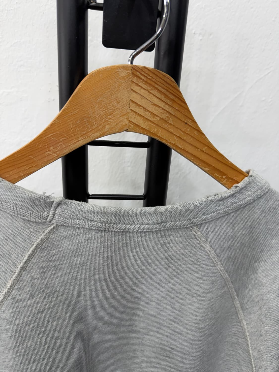 정품) 아크네스튜디오 여성 컬리지 패치 그레이 맨투맨 XS 상품이미지5