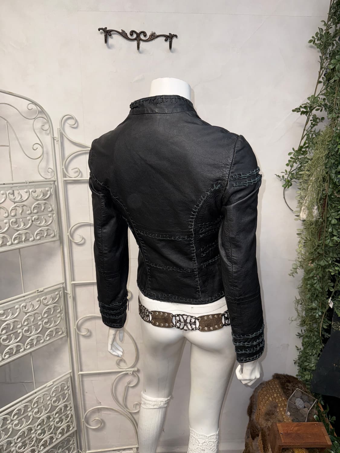 Black stitch ruffle lapel leather jacket 상품이미지7