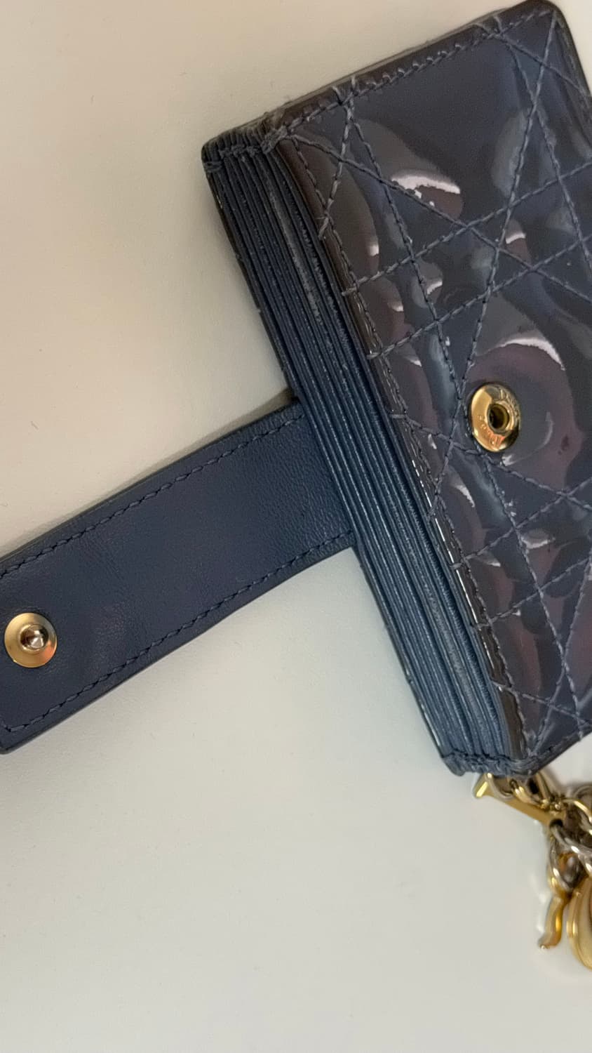 디올 까나쥬 페이던트 아코디언 카드지갑 상품이미지7