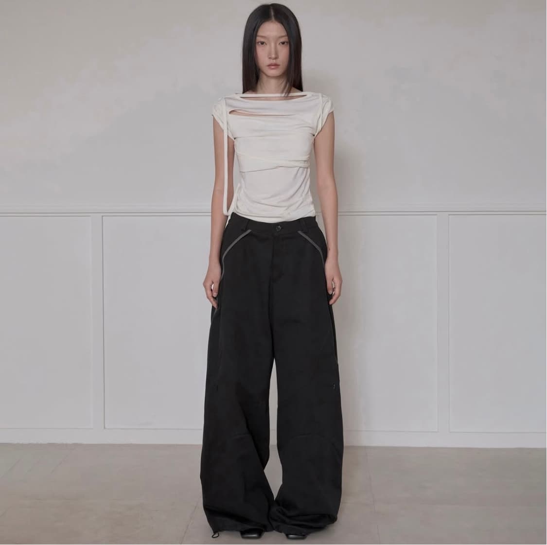 (제니 착용) flareup Asymmetrical Wide Pants 상품이미지2