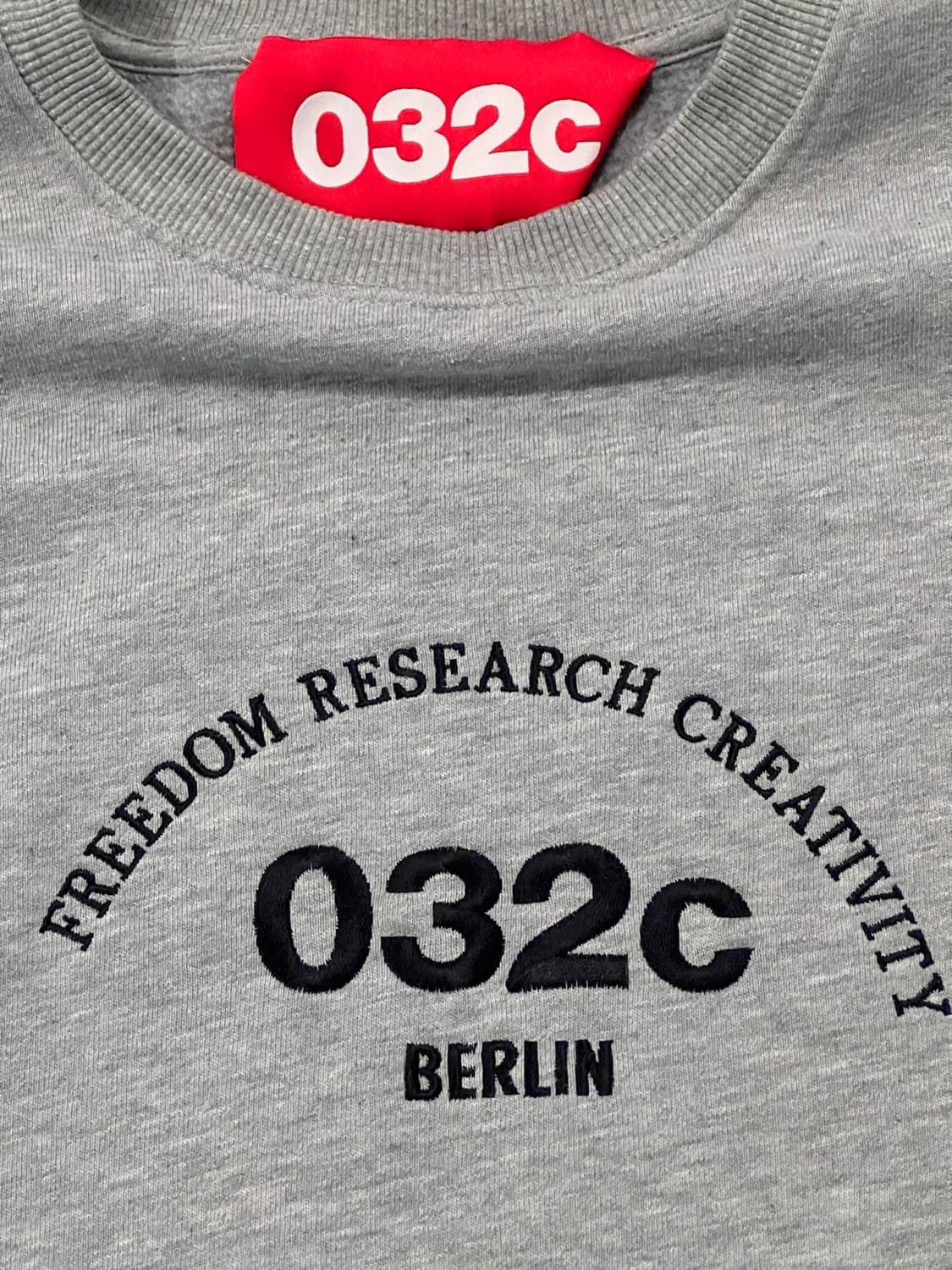 032c Embroidered Logo Crew Sweatshirt 상품이미지2