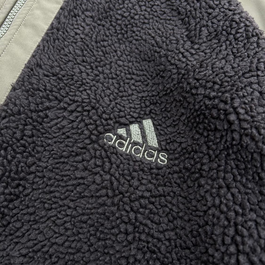 아디다스 카키 쉐르파 자켓  상품이미지4