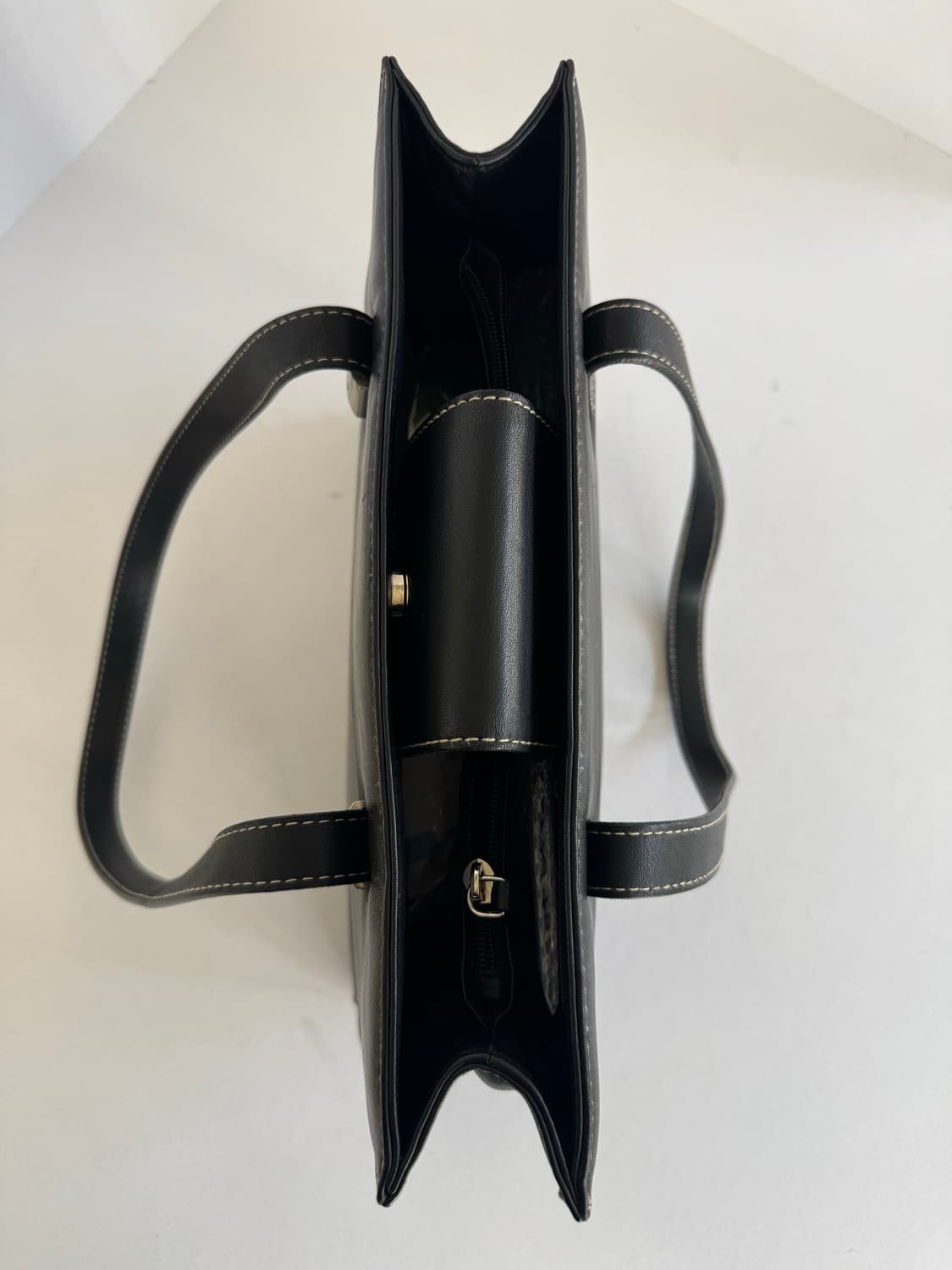 랄프로렌 화이트 스티치 가죽 숄더백 상품이미지8