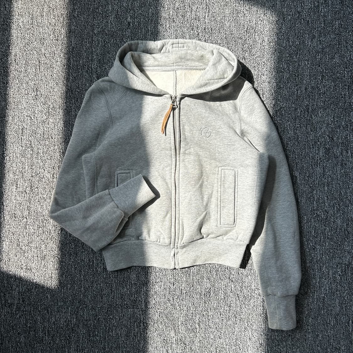 그레이 크롭 후드집업  상품이미지1