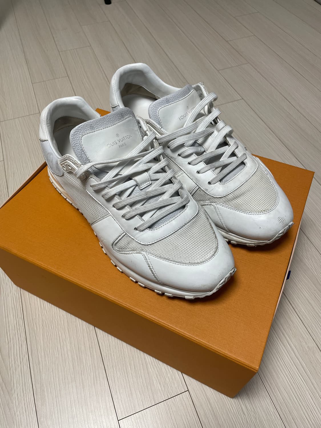 루이비통 런어웨이 스니커즈 275 상품이미지1