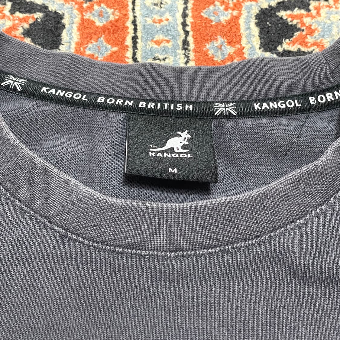 캉골 백프린팅 차콜 반팔티셔츠 남성M 상품이미지4