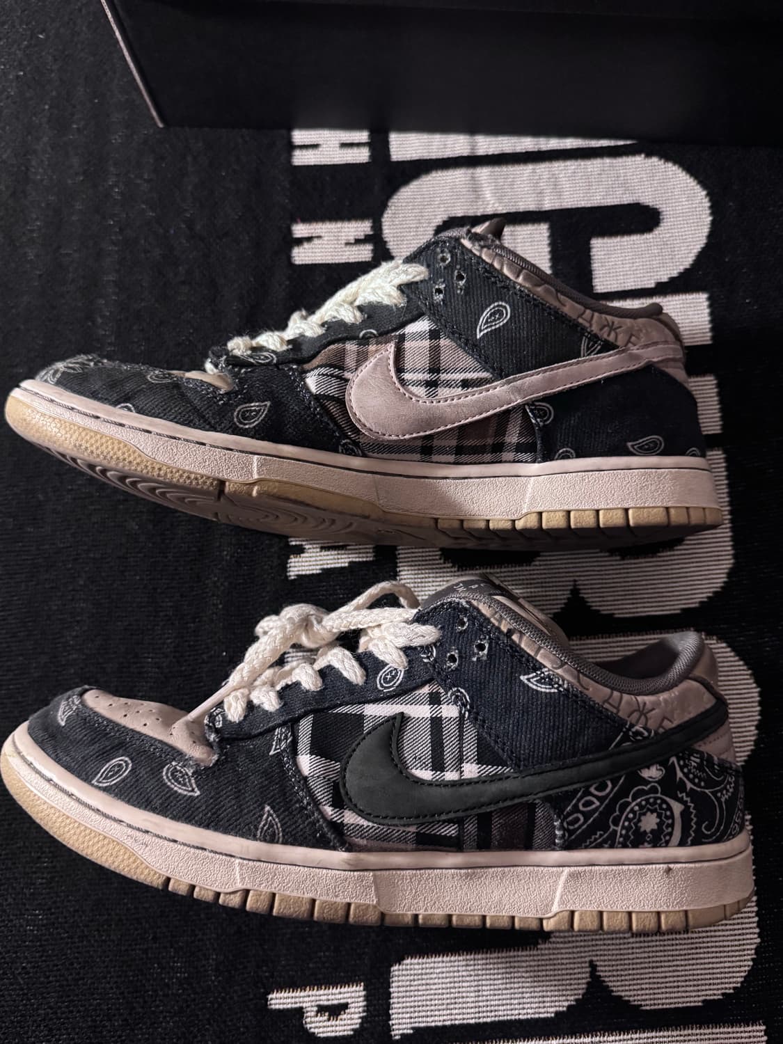 나이키 트래비스 스캇 SB 덩크 로우 상품이미지3