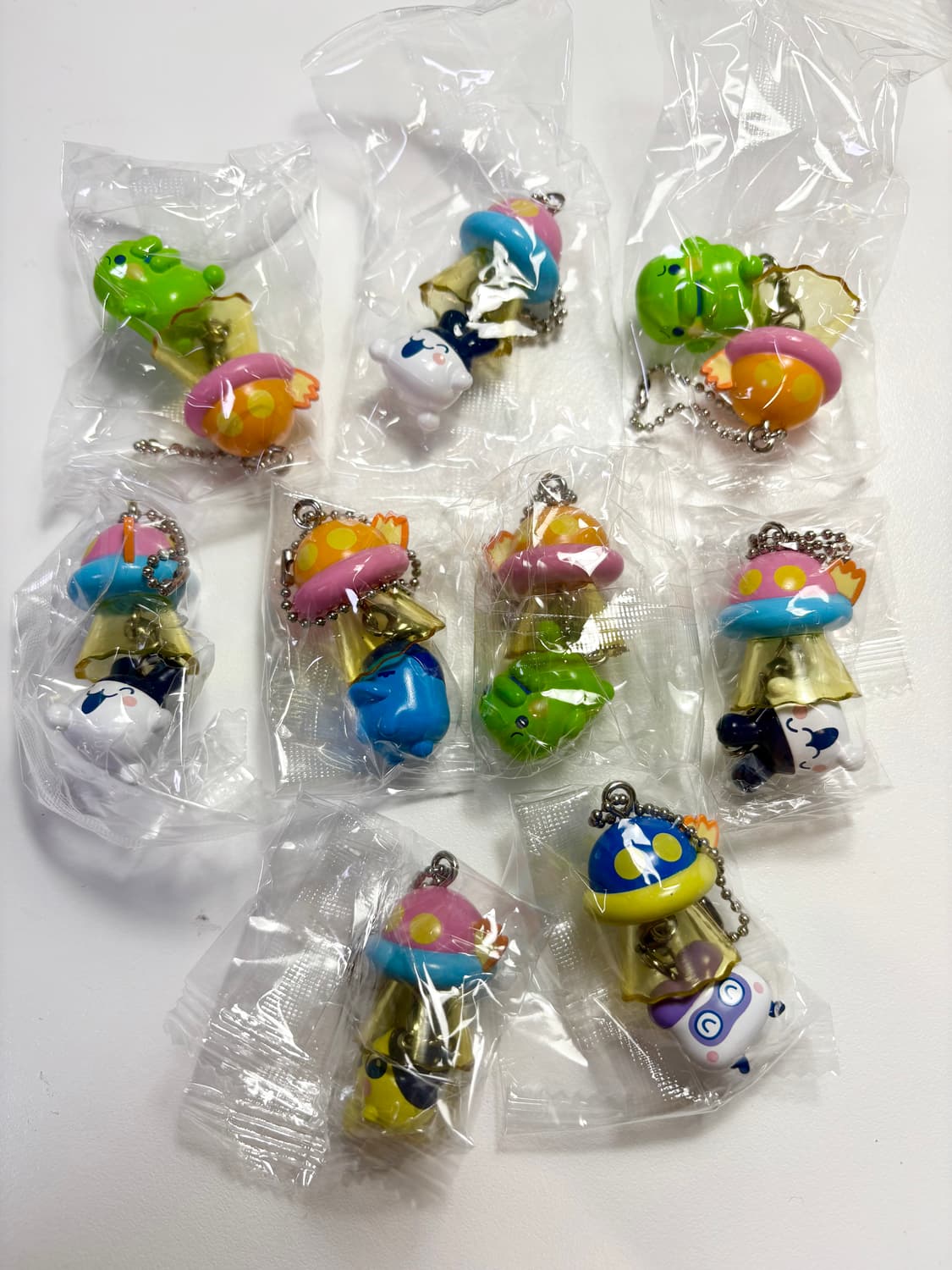 반다이 다마고치 UFO 스윙  키링 가챠 구치파치 주댕치 미미치 마메치 상품이미지1