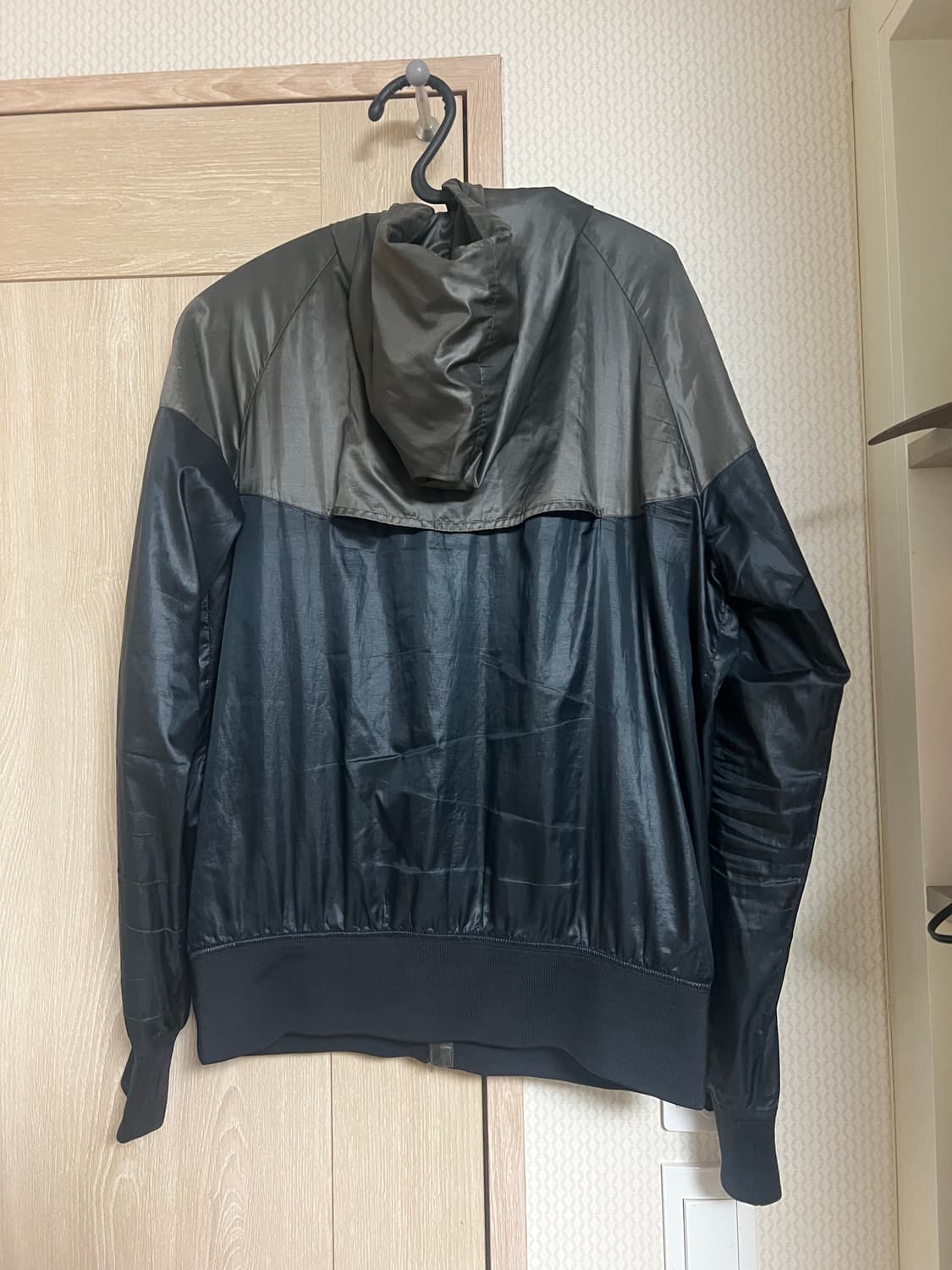 나이키 블랙 차콜 윈드브레이커 바람막이 상품이미지2