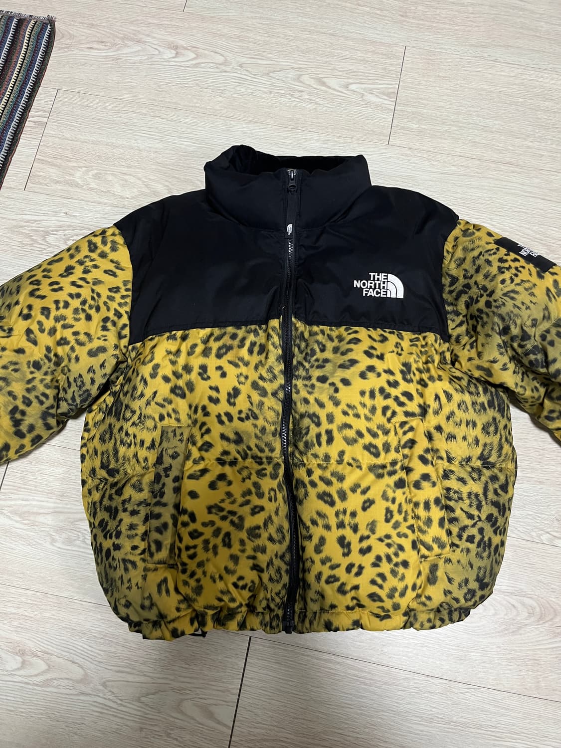 노스페이스 화이트라벨 레오파드 패딩 상품이미지2
