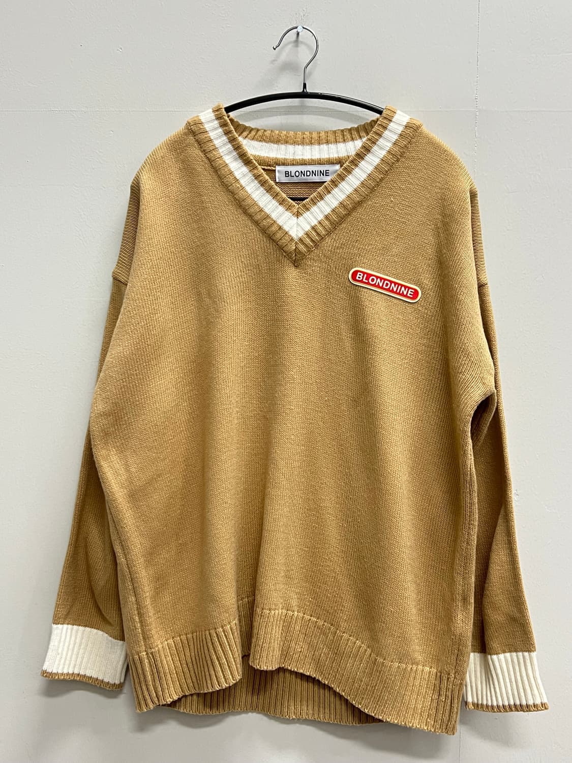 (M) 블론드나인 브이넥 니트 베이지 상품이미지2