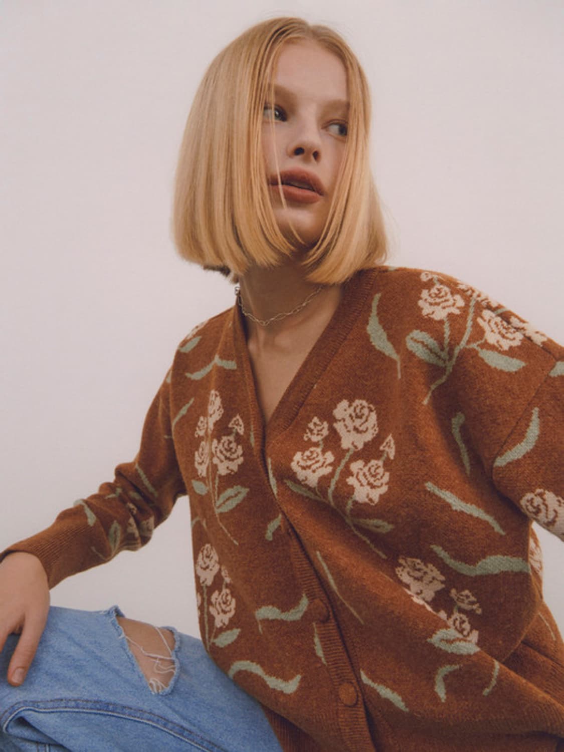 시눈 블레이브 빈티지 레트로 플라워 패턴 브라운 브이넥 가디건 상품이미지1