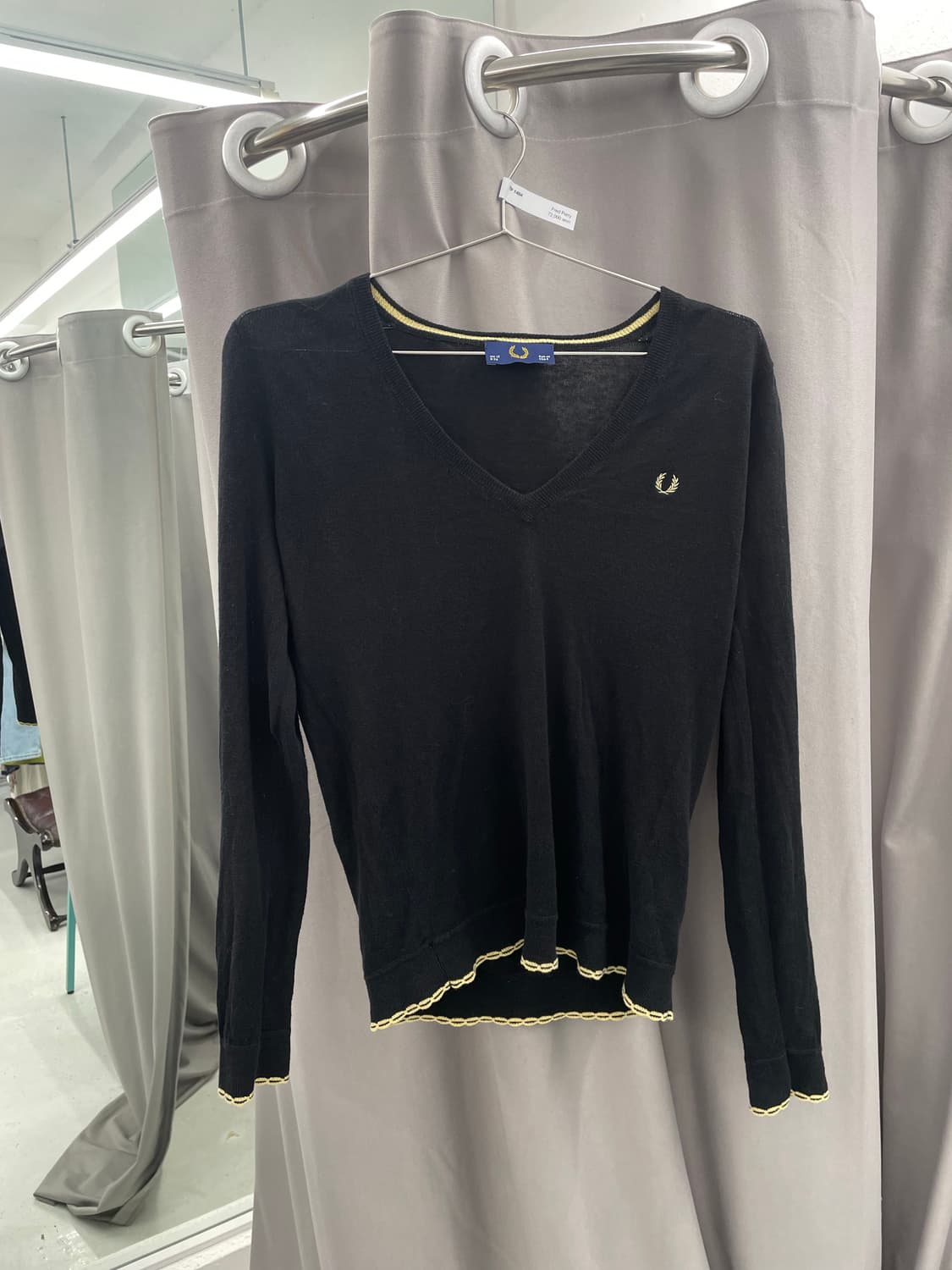 프레드페리 브이넥니트 상품이미지1