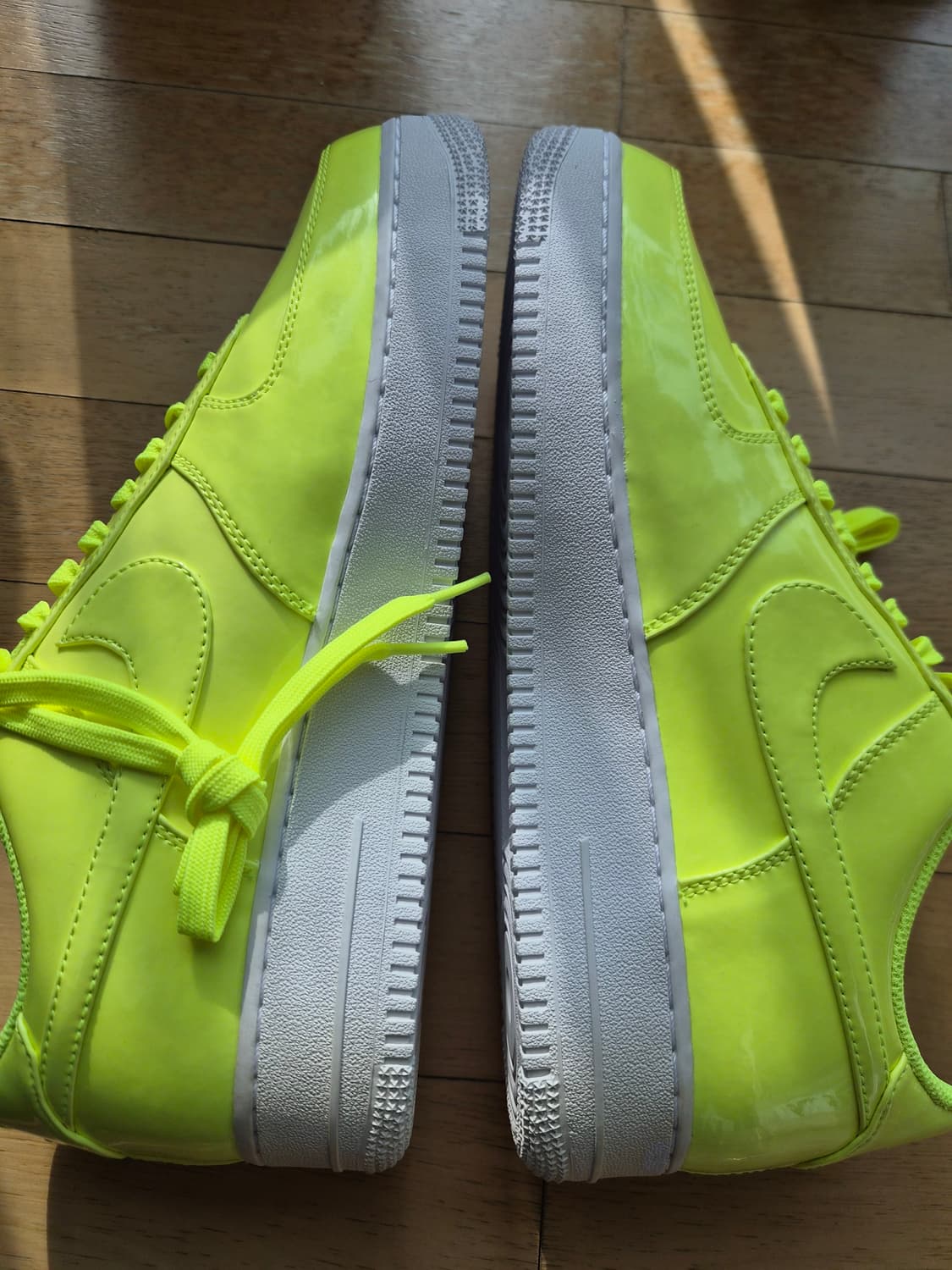 나이키 네온 포스 상품이미지3