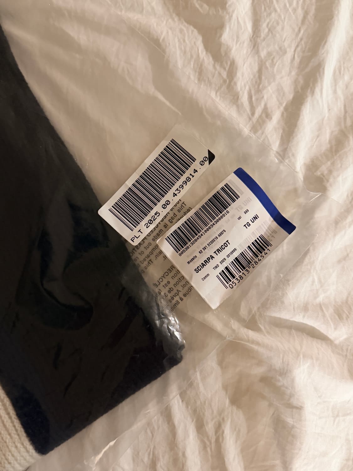 25FW몽클레어 트리 컬러 울 머플러 블랙 미개봉 상품이미지5