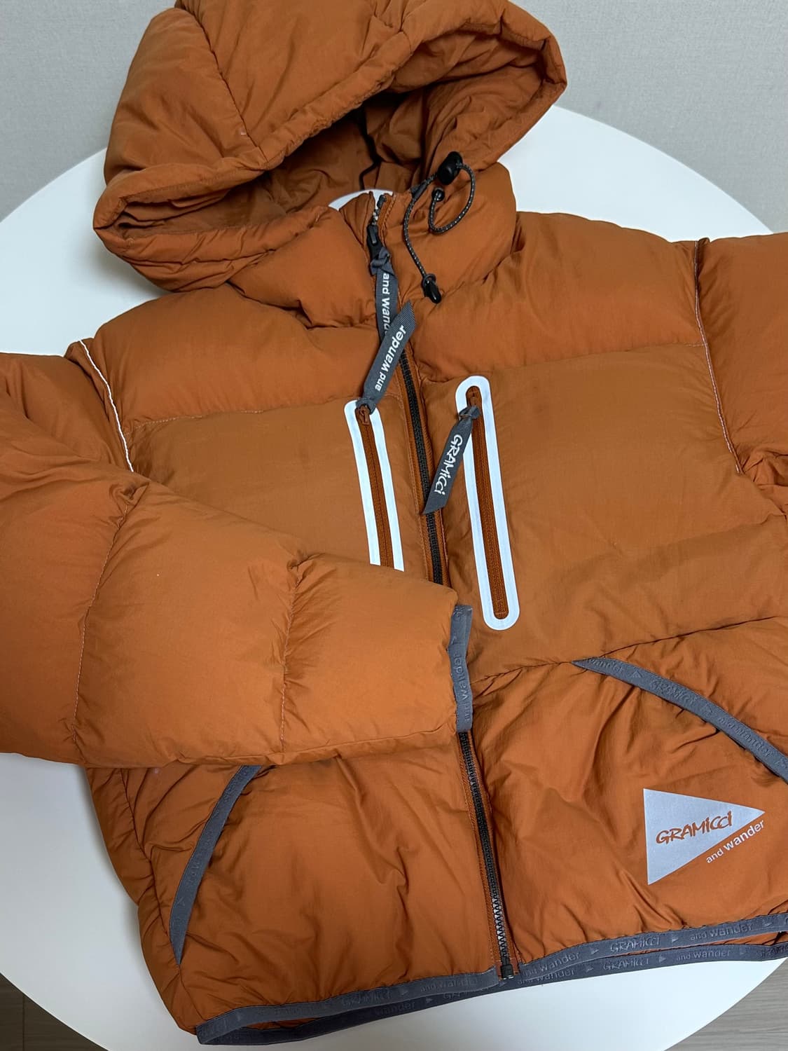 앤드원더X그라미치 오렌지 다운자켓 상품이미지3