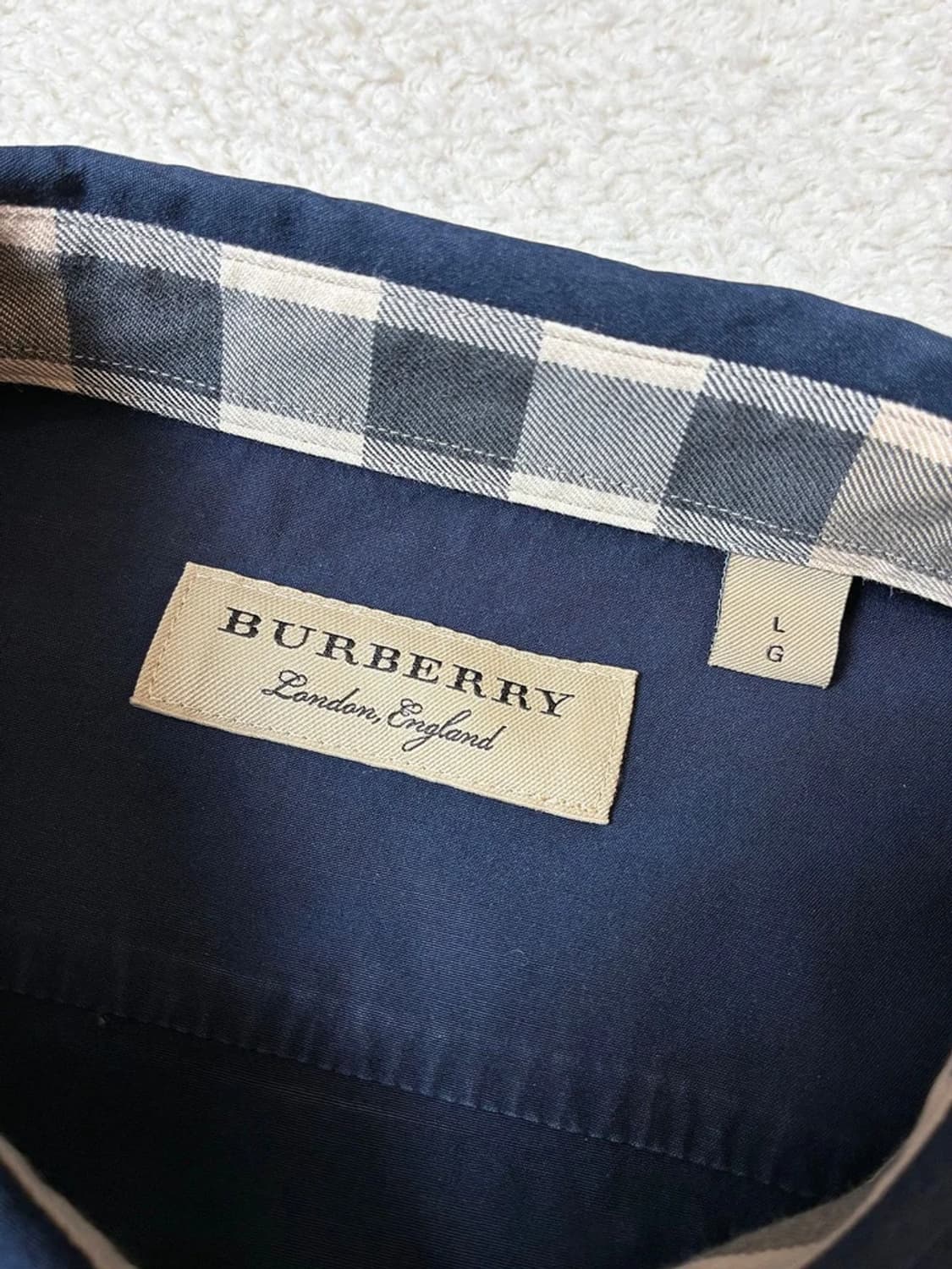 버버리 기마로고 안감 노바체크 솔리드 셔츠 PN7236 상품이미지8