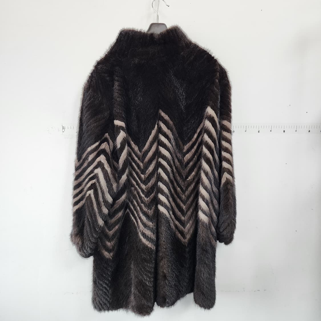 명품 SAGA 밍크 롱코트 헤링본 패턴 상품이미지4