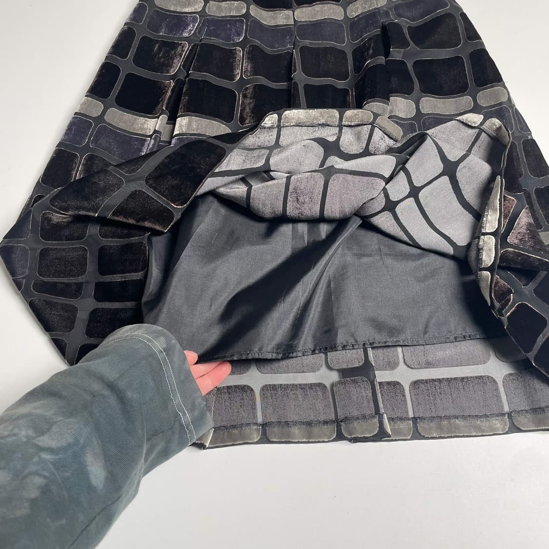 Rudy queen 벨벳 시스루 스커트 상품이미지5