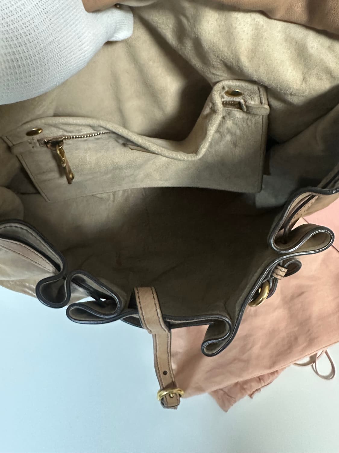 미우미우 나파레더 플랩 호보백 브라운 (OS) 상품이미지5