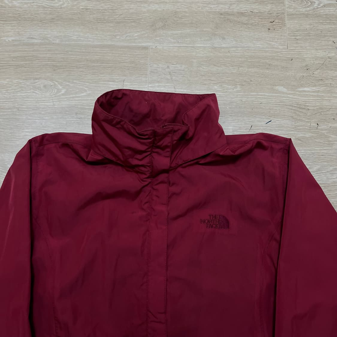 노스페이스 여성 하프돔 로고 하이넥 바람막이 자켓 [버건디] M/85 상품이미지2