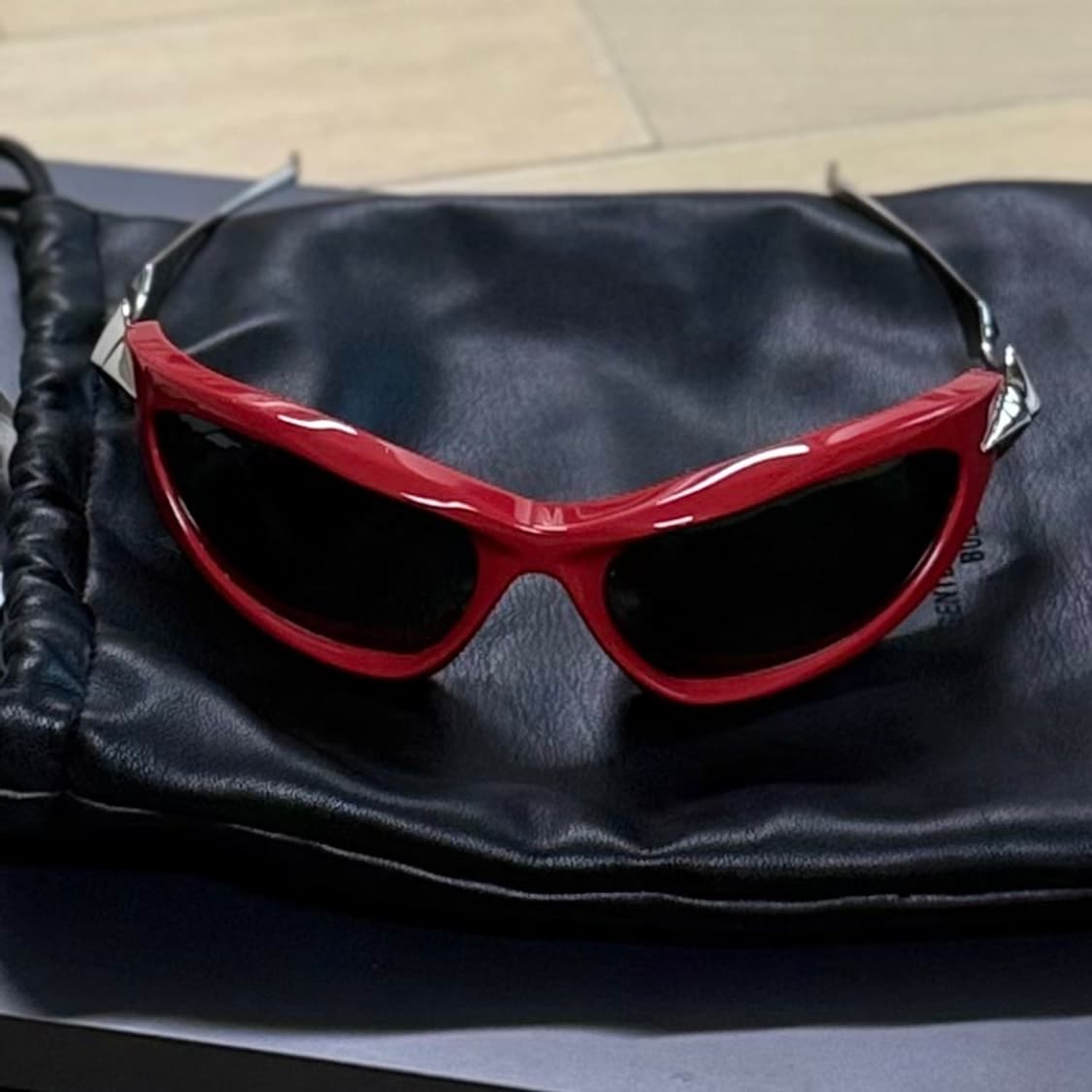 젠틀몬스터 YyyR3 선글라스 판매 상품이미지3