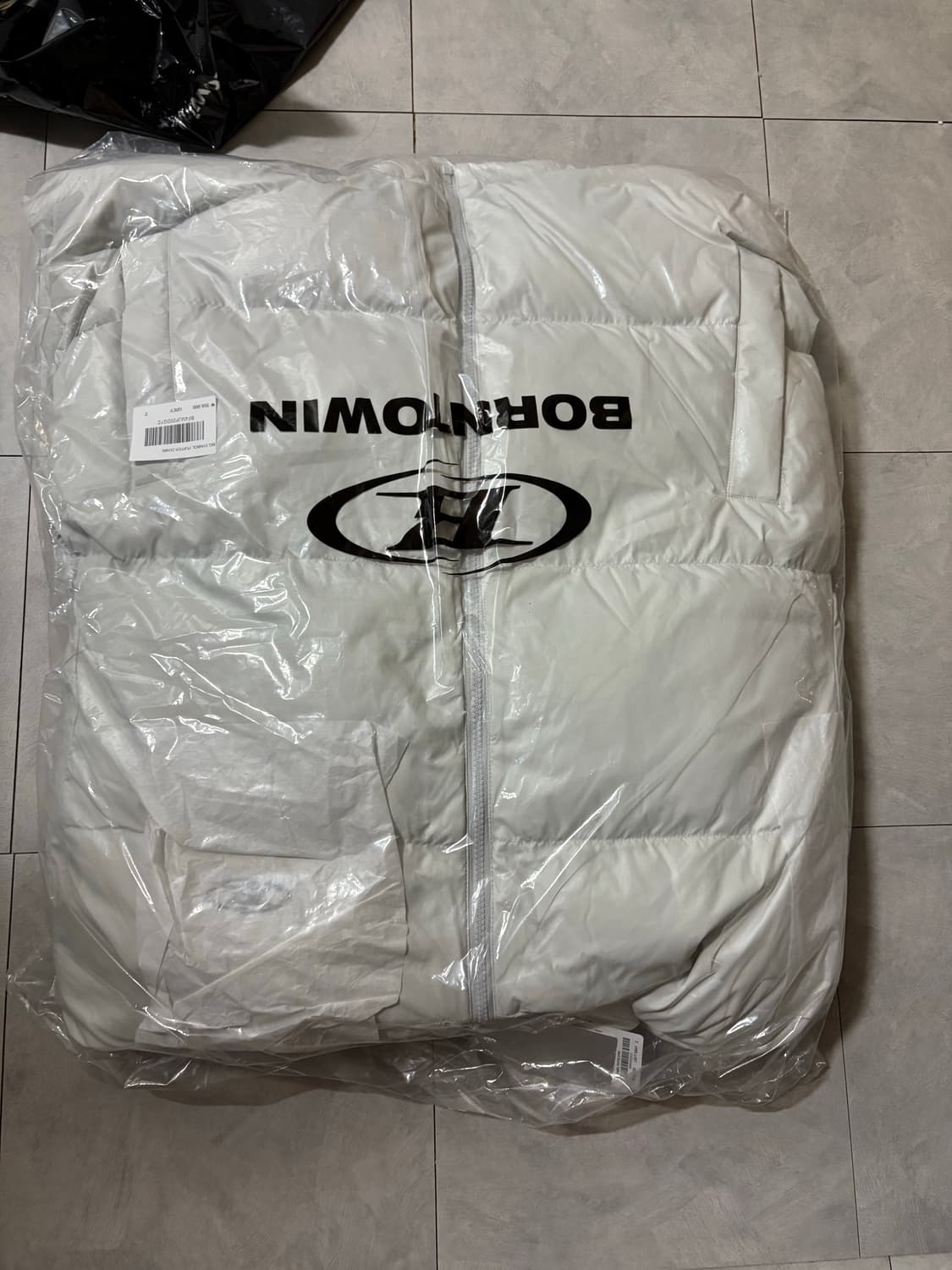 본투윈 심볼 푸퍼 패딩 새상품 상품이미지3