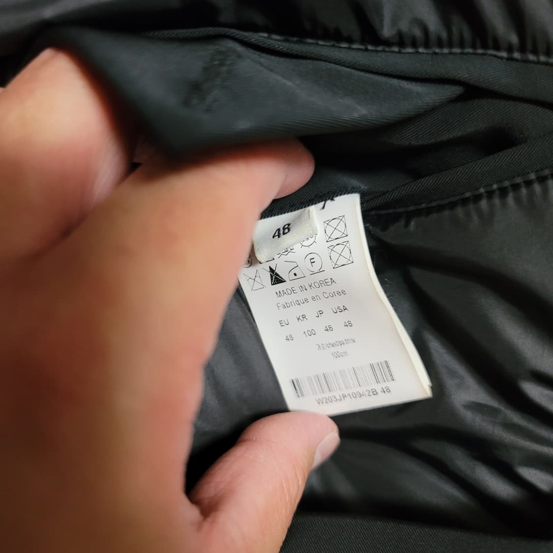 우영미 20fw 블랙 벨트 디테일 패딩 베스트 상품이미지4