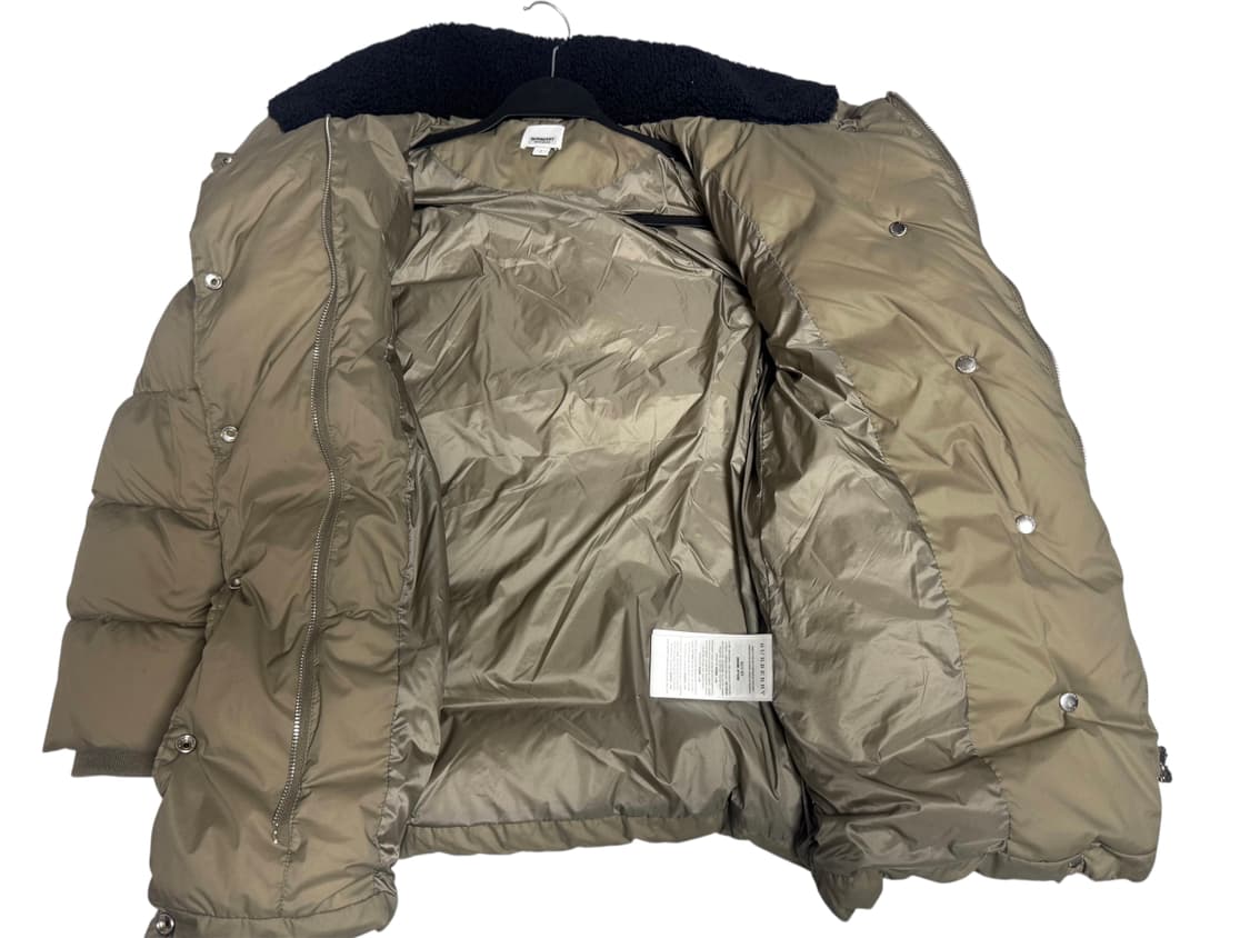 Burberry 카키 패딩 S – 여성스러운 벨트 디테일 상품이미지2