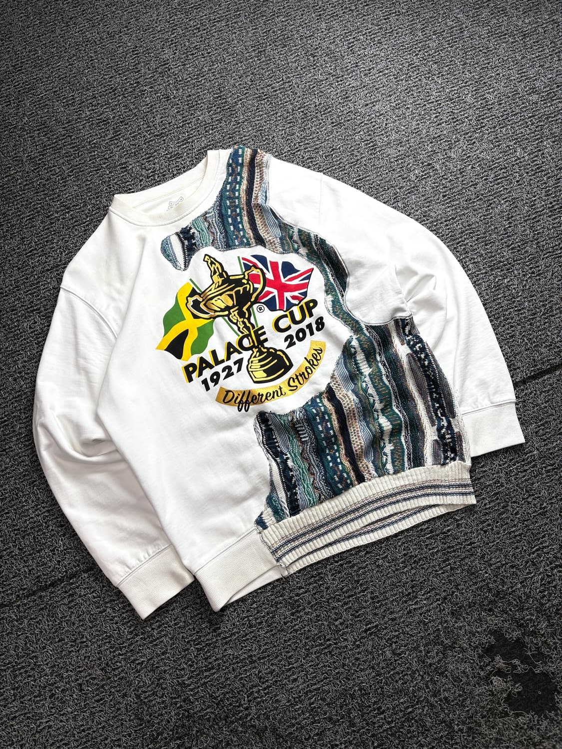 팔라스 핸드메이드 리메이크 케이블 디테일 크루넥 3211 상품이미지1