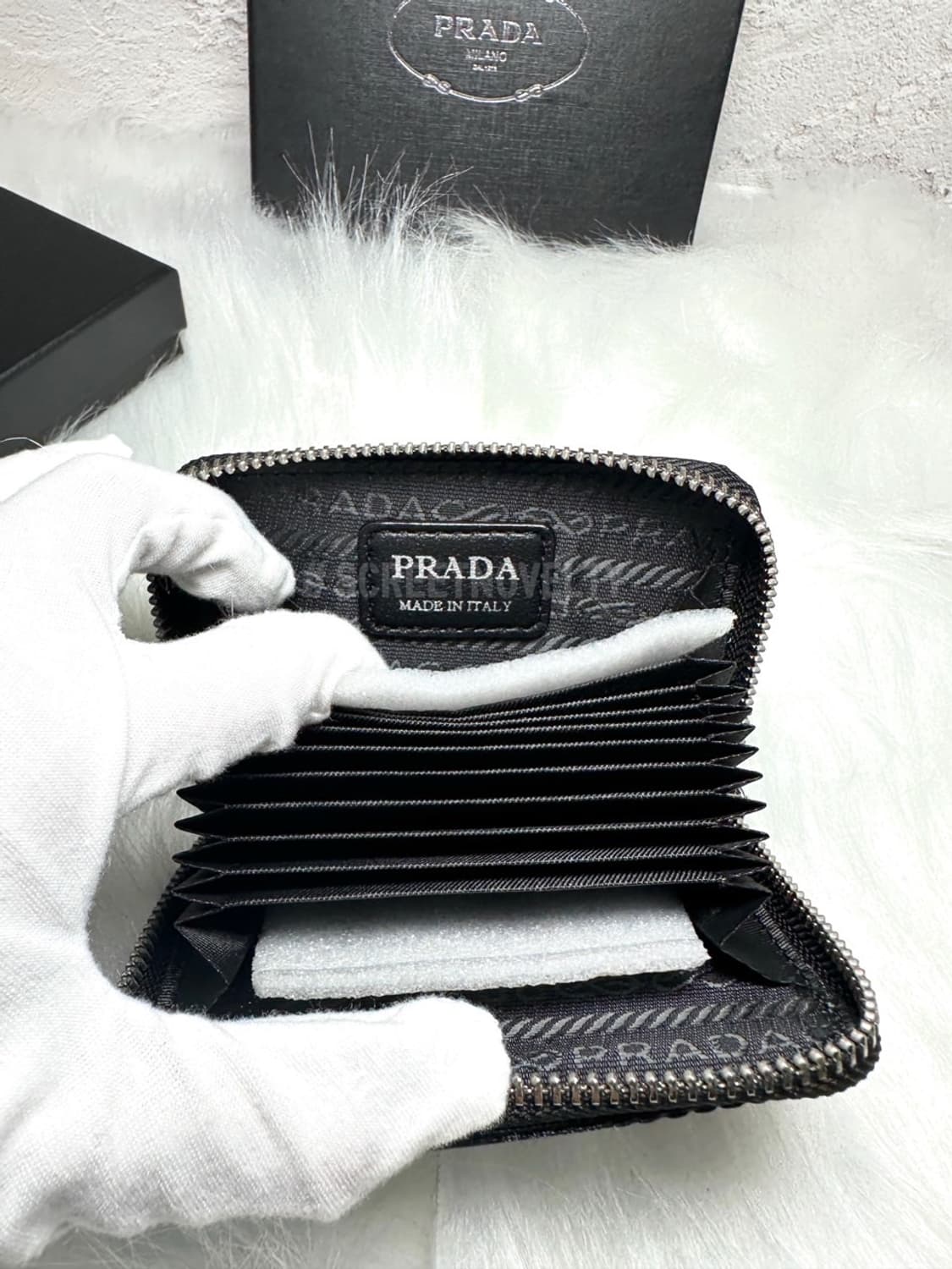 프라다 뷰티 램스킨 카드지갑 풀박스 상품이미지8