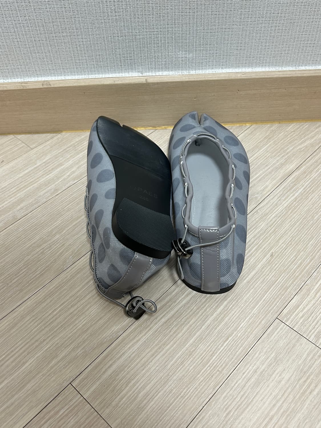 페이즈 메쉬 에어 스트링 플랫 도트 그레이 245 상품이미지4