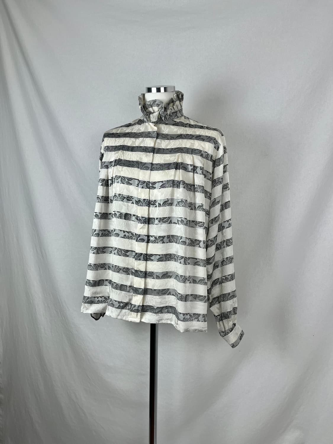 90s Christian Dior 플라워패턴 플리츠 카라 실크 셔츠 상품이미지2