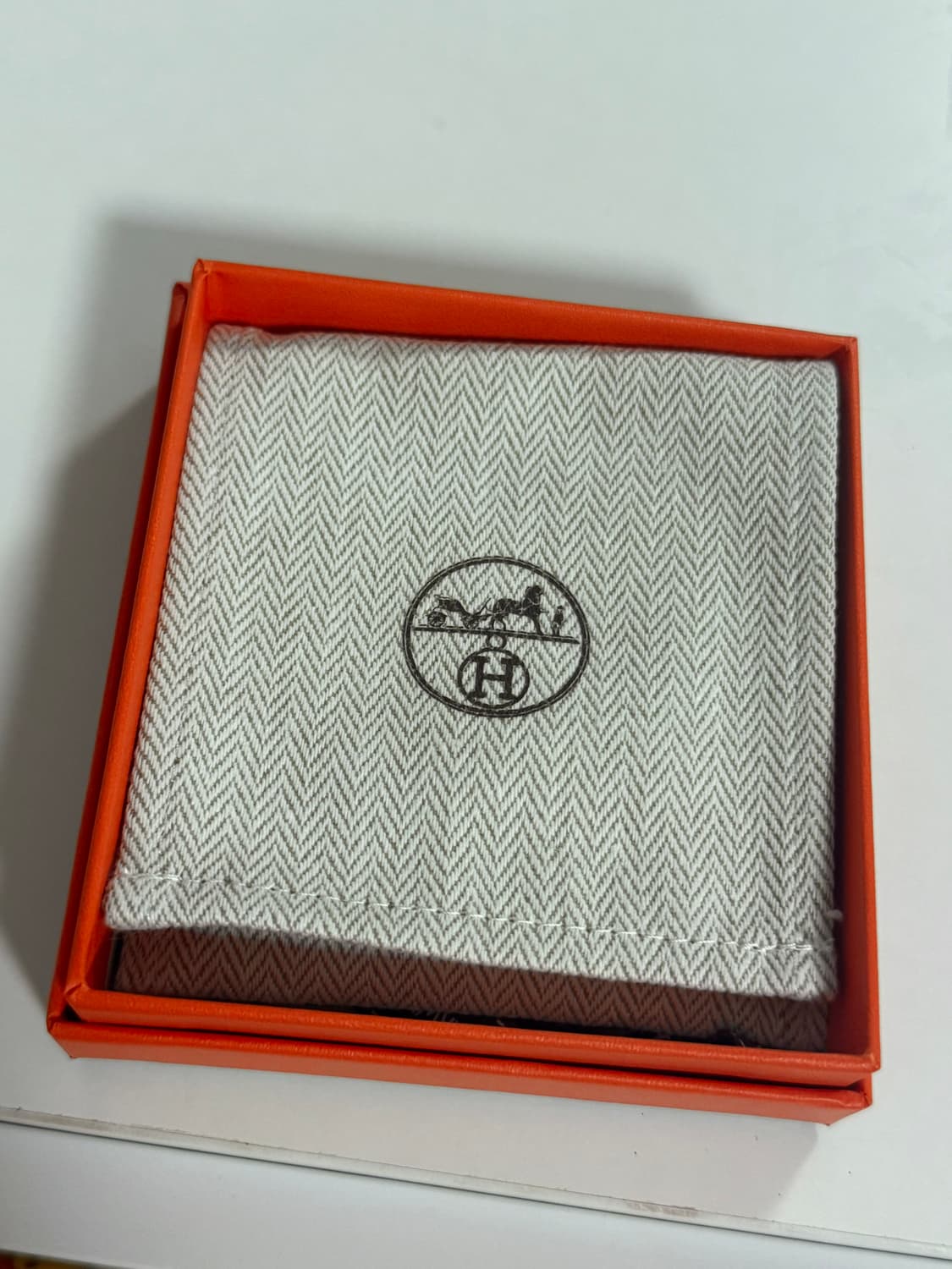 에르메스 미니 팝아슈 펜던트 화이트 상품이미지3