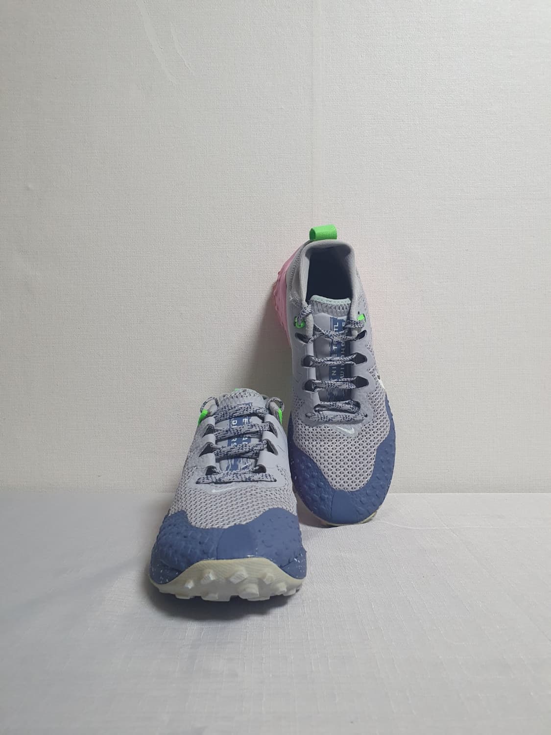 택포가 240mm 나이키 운동화 와이드홀스7 울프그레이 핑크라이즈 상품이미지2