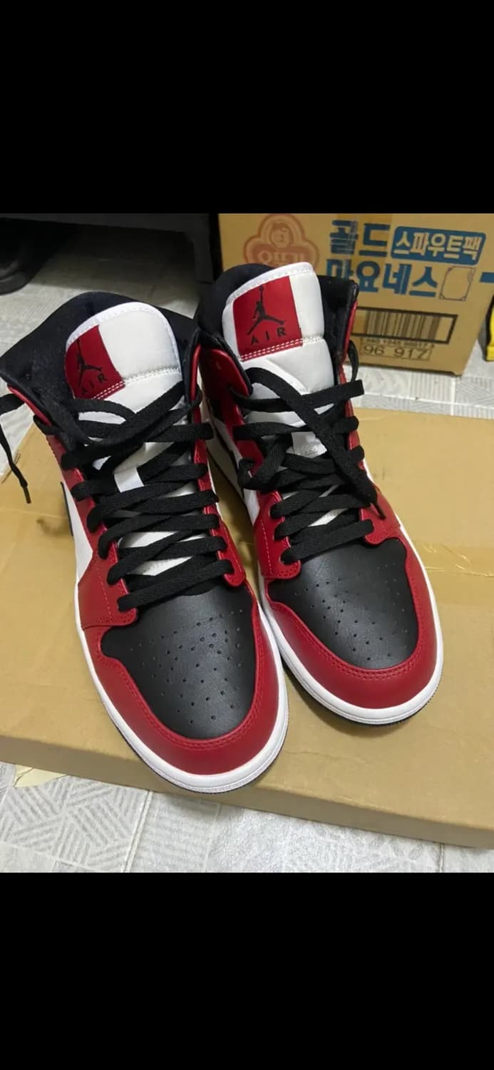 조던1미드 블랙토 상품이미지1