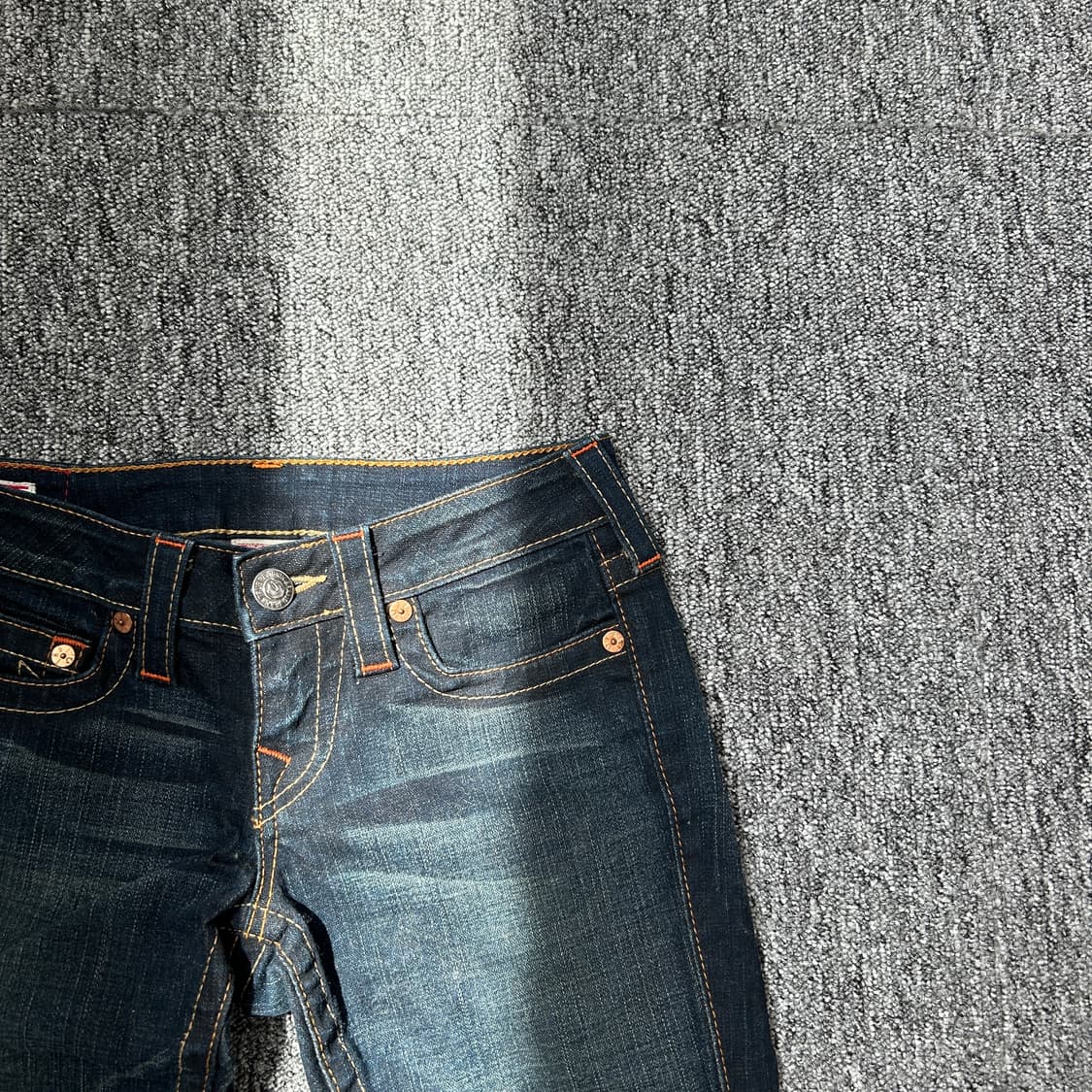 트루릴리젼 로우라이즈 세미부츠컷 데님 팬츠 상품이미지2