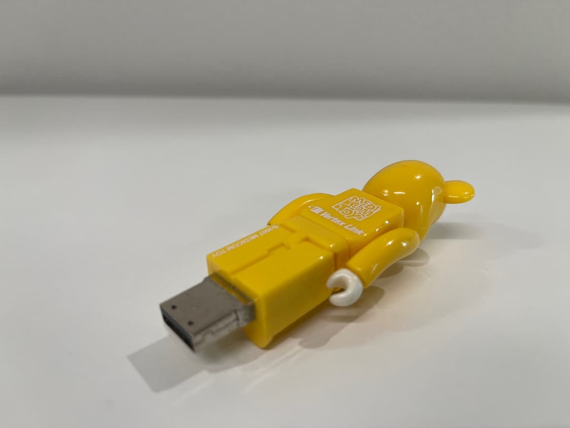 베어브릭 100% USB 메모리 옐로우 상품이미지4