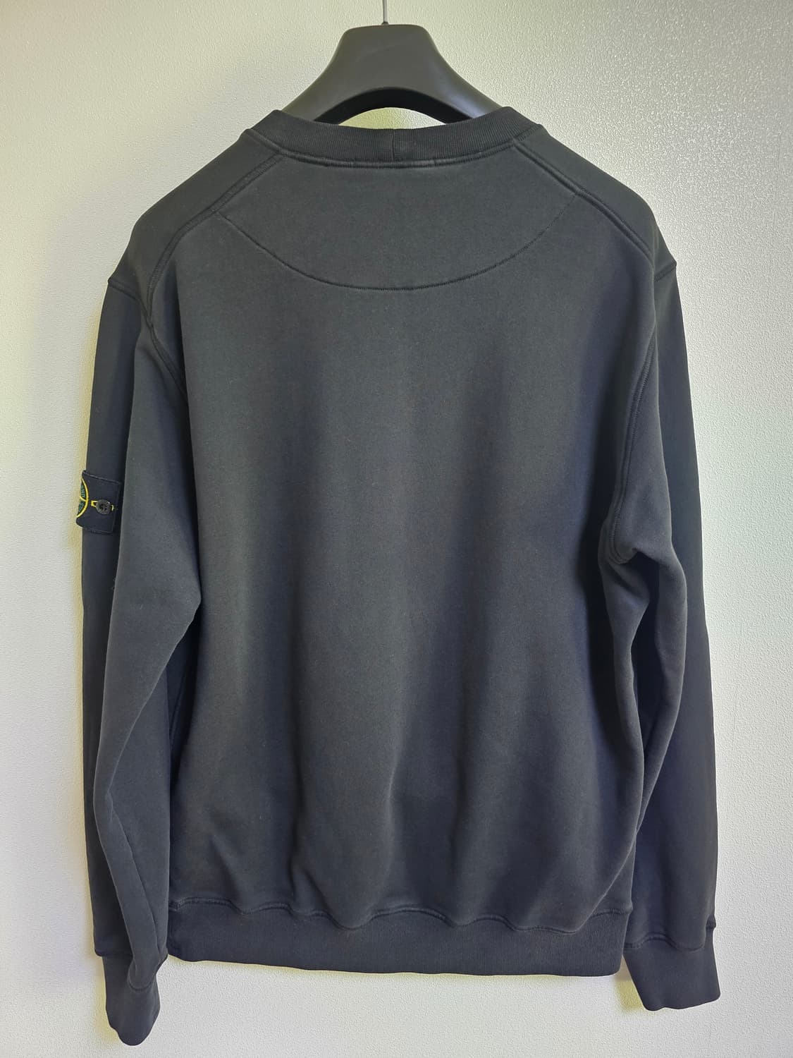 스톤아일랜드 블랙 맨투맨 티셔츠 상품이미지2