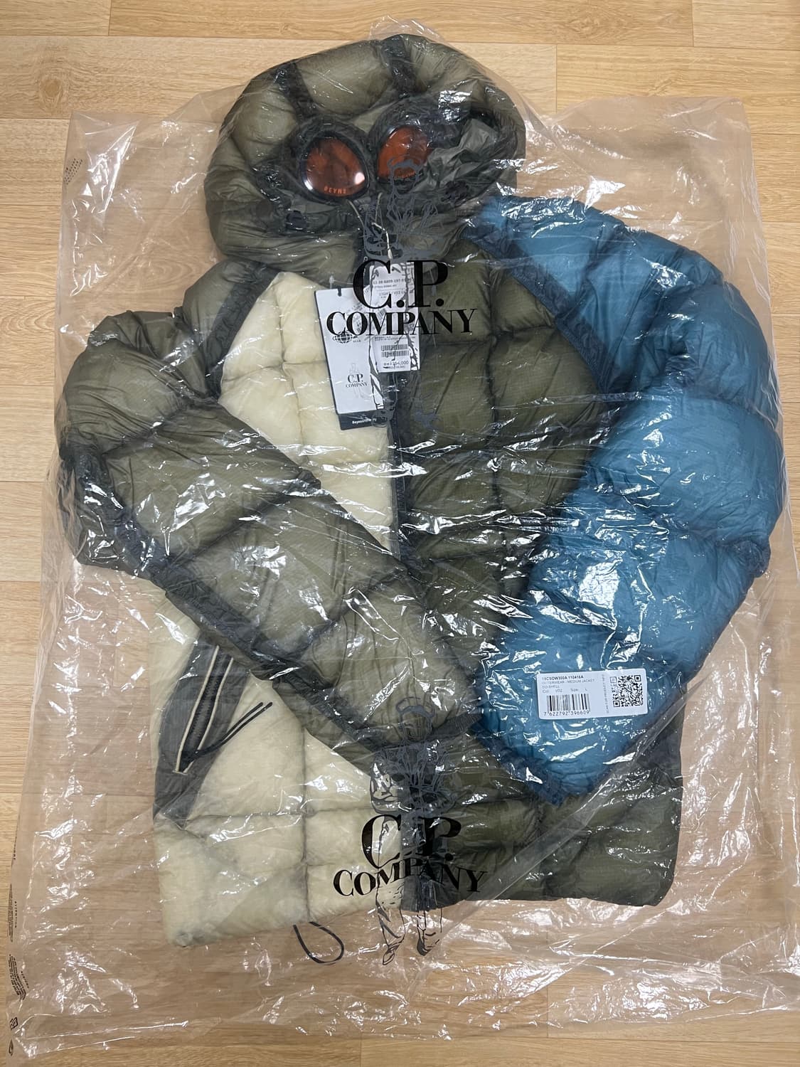 C.P. 컴퍼니 x 빔즈 D.D. 쉘 고글 다운 자켓 상품이미지2