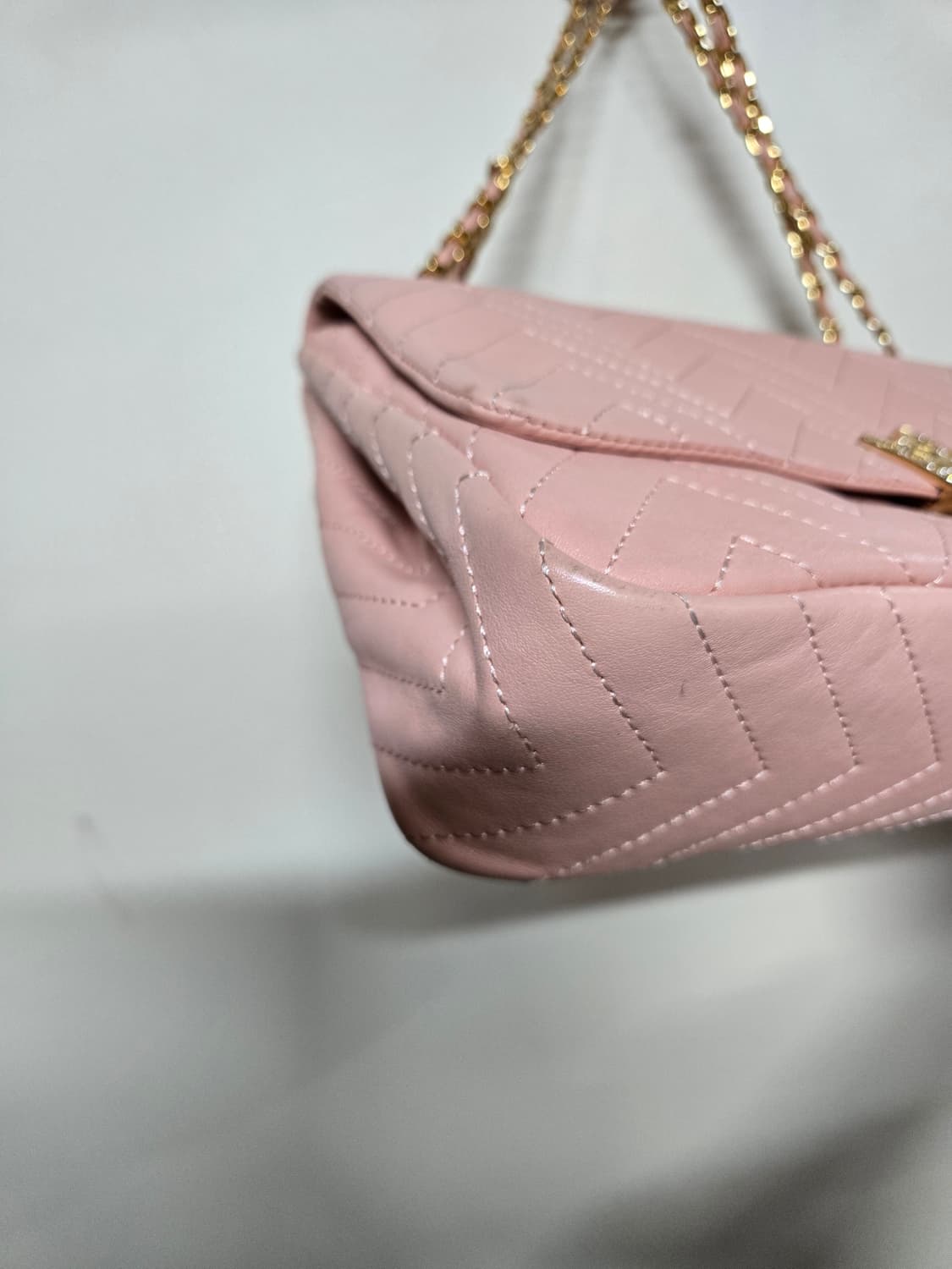 제이에스티나 핑크 퀼딩 체인 숄더백  상품이미지7