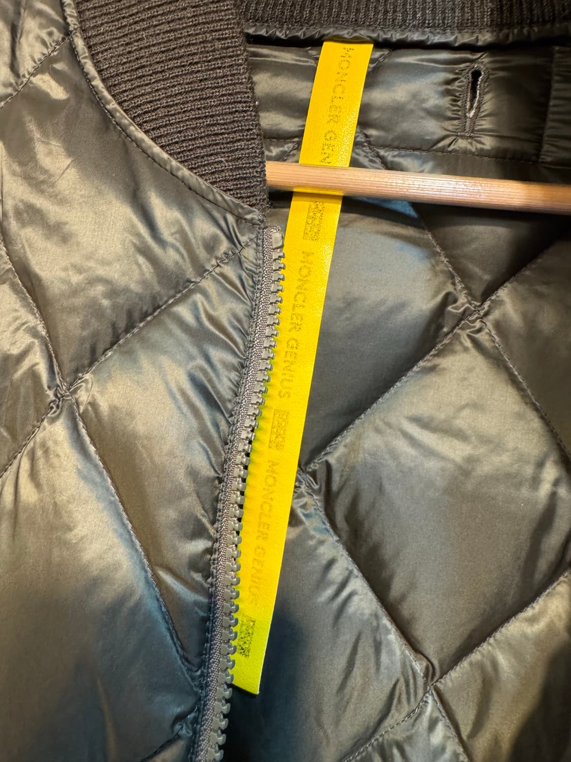 몽클레어 지니어스x프라그먼트 구스다운 봄버자켓 상품이미지4