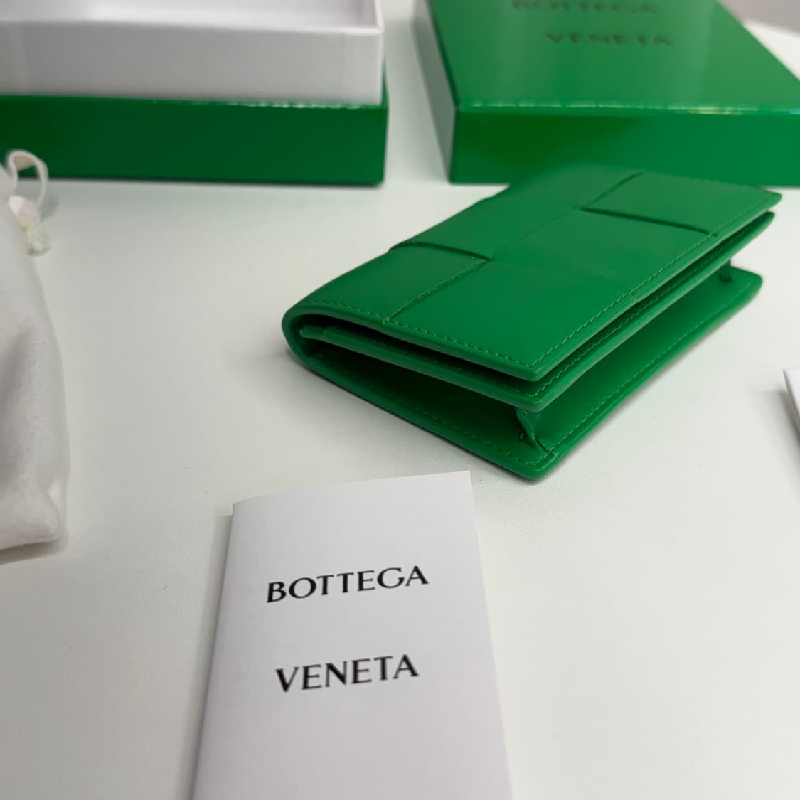 [풀박스] 보테가베네타 플랩 카드지갑 그린 상품이미지5